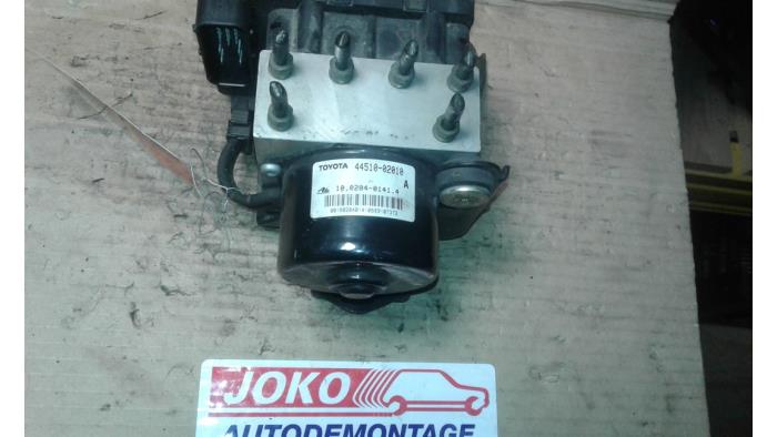 Usados Bomba ABS Toyota Corolla (E11) 1.3 16V Precio de solicitud ofrecido por Autodemontage Joko B.V.