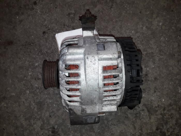 Begagnade Dynamo BMW 3 serie (E36/4) 325 td Pris på förfrågan erbjuds av Autodemontage Joko B.V.
