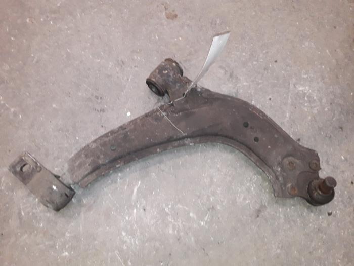 Front lower wishbone, right from a Citroën Xsara (N1) 2.0 HDi 90 2002