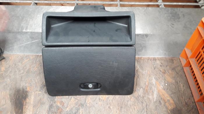 Glovebox from a Seat Cordoba (6C2/6K2) 1.6i CLX,GLX,SE,Latino 1994