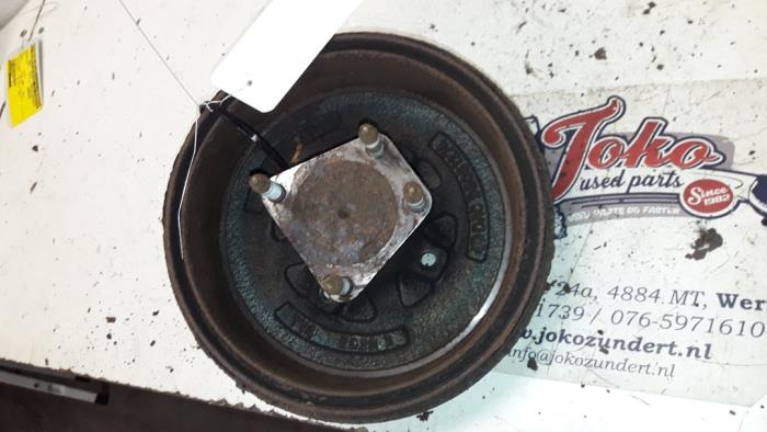 Używane Hamulec bebnowy tyl Daewoo Lanos (TA/TF08/48/86) 1.5 Cena na żądanie oferowane przez Autodemontage Joko B.V.