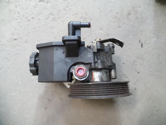 Usagé Pompe de direction Mercedes C-Klasse Prix sur demande proposé par Autodemontage Joko B.V.