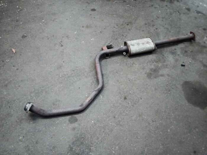 Gebrauchte Auspuff Mitteldämpfer Mazda 323 P (BA15) 1.3i 16V Preis auf Anfrage angeboten von Autodemontage Joko B.V.