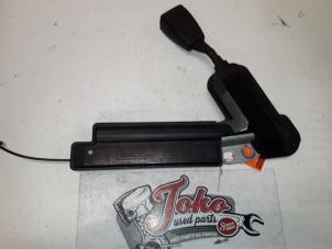 Used Seatbelt tensioner, right BMW 3-Serie Price on request offered by Autodemontage Joko B.V.