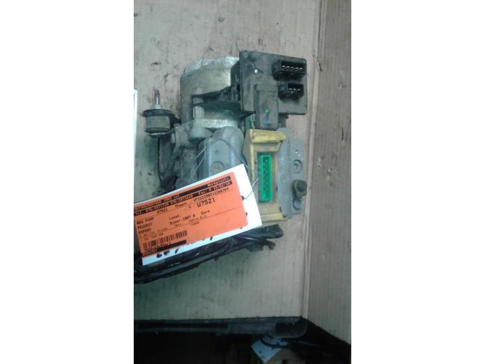 Used ABS pump Peugeot Expert (224) 1.9D Price on request offered by Autodemontage Joko B.V.