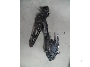 Used Convertible top hinge Volkswagen Eos (1F7/F8) 2.0 FSI 16V Price on request offered by Autodemontage Joko B.V.