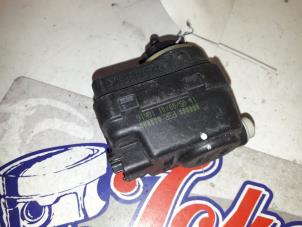 Used Headlight motor Peugeot Partner 1.9 D Price on request offered by Autodemontage Joko B.V.