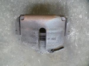 Used Front lower wishbone, right Volkswagen Eos (1F7/F8) 2.0 FSI 16V Price on request offered by Autodemontage Joko B.V.