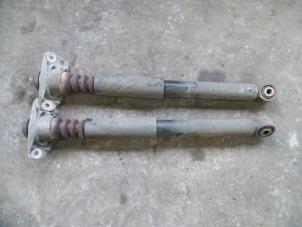Used Shock absorber kit Volkswagen Eos (1F7/F8) 2.0 FSI 16V Price on request offered by Autodemontage Joko B.V.