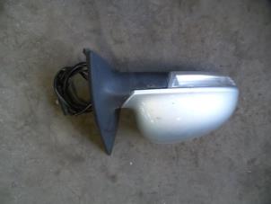 Used Wing mirror, right Volkswagen Eos (1F7/F8) 2.0 FSI 16V Price on request offered by Autodemontage Joko B.V.