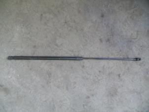 Used Bonnet gas strut, right Volkswagen Eos (1F7/F8) 2.0 FSI 16V Price on request offered by Autodemontage Joko B.V.