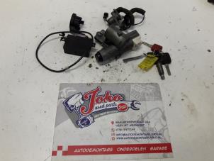 Used Set of cylinder locks (complete) Ford Galaxy (WGR) 2.0 CL,GLX SEFI Price on request offered by Autodemontage Joko B.V.