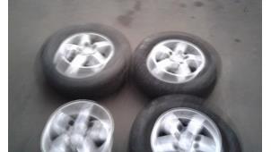 Used Set of sports wheels Kia Sorento I (JC) 3.5 V6 24V Price on request offered by Autodemontage Joko B.V.