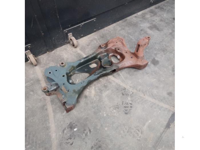 Used Subframe Volkswagen Golf VII (AUA) 1.6 TDI BlueMotion 16V Price on request offered by Autodemontage Joko B.V.