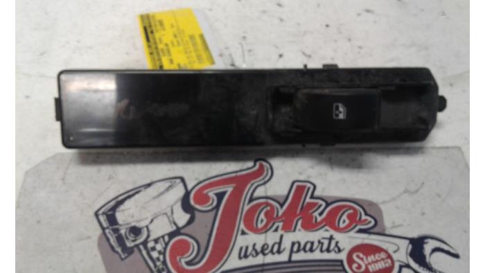 Usados Interruptor de ventanilla eléctrica Saab 9-3 II Sport Sedan (YS3F) 2.2 TiD 16V Precio de solicitud ofrecido por Autodemontage Joko B.V.