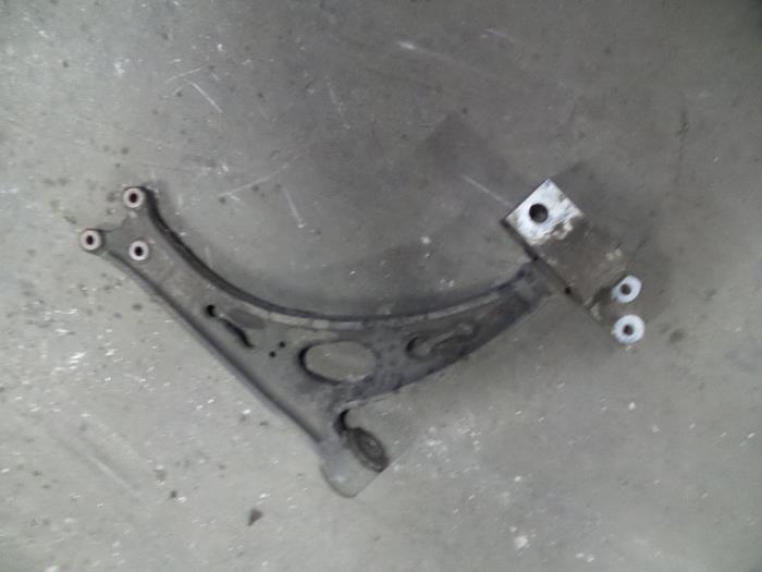 Front lower wishbone, right from a Volkswagen Touran (1T1/T2) 1.9 TDI 105 Euro 3 2008