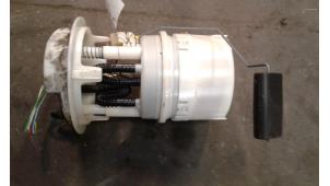 Usados Bomba eléctrica de combustible Peugeot 206 (2A/C/H/J/S) 1.6 16V Precio de solicitud ofrecido por Autodemontage Joko B.V.