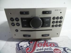 Gebrauchte Radio CD Spieler Opel Zafira (M75) 1.9 CDTI Preis auf Anfrage angeboten von Autodemontage Joko B.V.