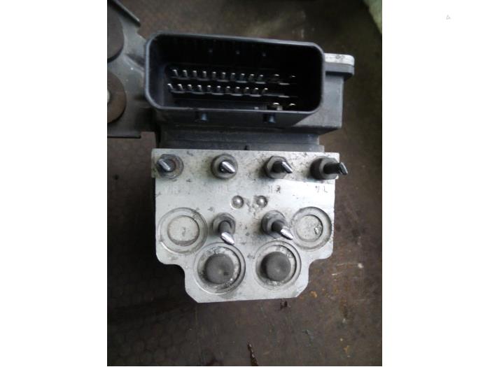 Usagé Bloc ABS Saab 9-3 II (YS3F) 2.0t 16V Prix sur demande proposé par Autodemontage Joko B.V.