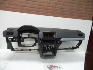 Usagé Tableau de bord Opel Astra H GTC (L08) 1.3 CDTI 16V Ecotec Prix sur demande proposé par Autodemontage Joko B.V.