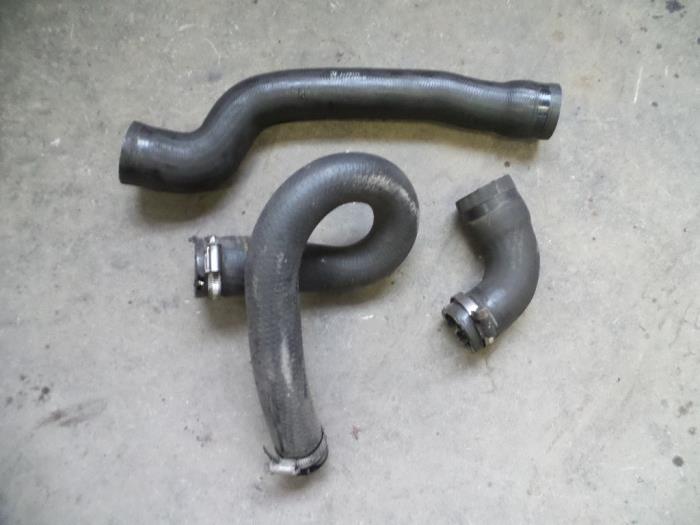 Gebrauchte Intercooler Schlauch Opel Astra H GTC (L08) 1.3 CDTI 16V Ecotec Preis auf Anfrage angeboten von Autodemontage Joko B.V.