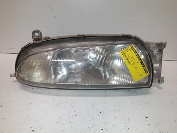 Headlight, right from a Ford Fiesta 1997
