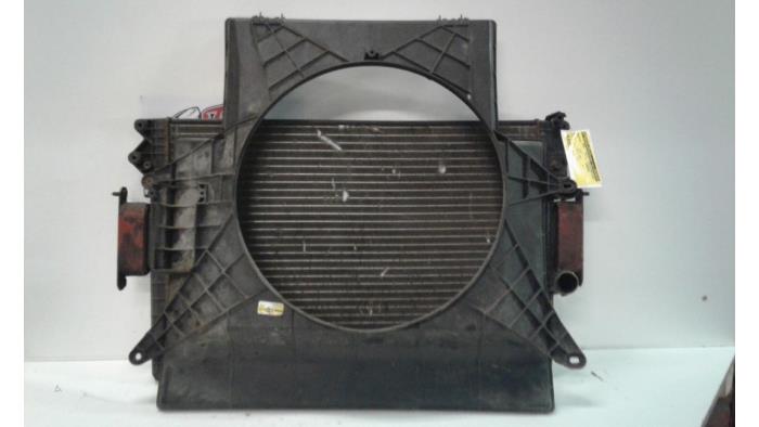 Radiator from a Iveco New Daily III 35S11V,C11V 2004