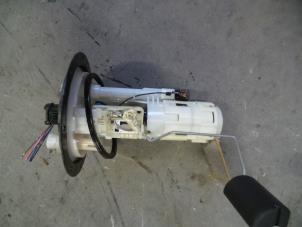 Usados Bomba eléctrica de combustible Daihatsu Cuore (L251/271/276) 1.0 12V DVVT Precio de solicitud ofrecido por Autodemontage Joko B.V.