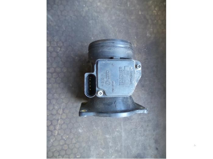 Gebrauchte Luftmassenmesser Audi A3 (8L1) 1.6 Preis auf Anfrage angeboten von Autodemontage Joko B.V.