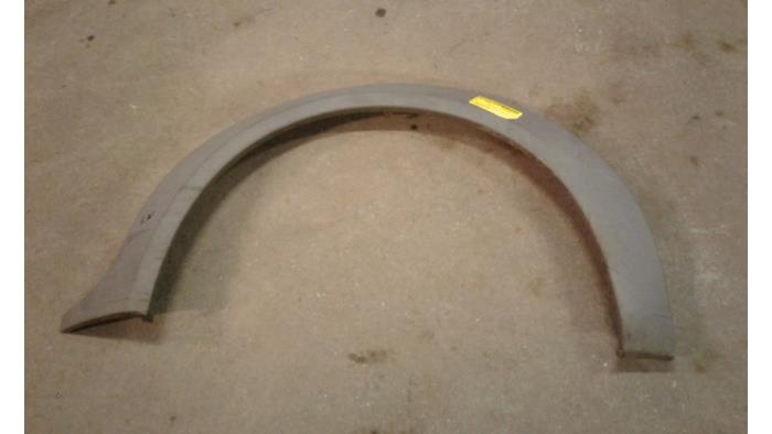 Flared wheel arch from a Ford Transit Connect 1.8 TDCi 90 DPF 2009