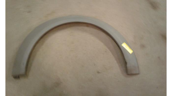 Flared wheel arch from a Ford Transit Connect 1.8 TDCi 90 DPF 2009