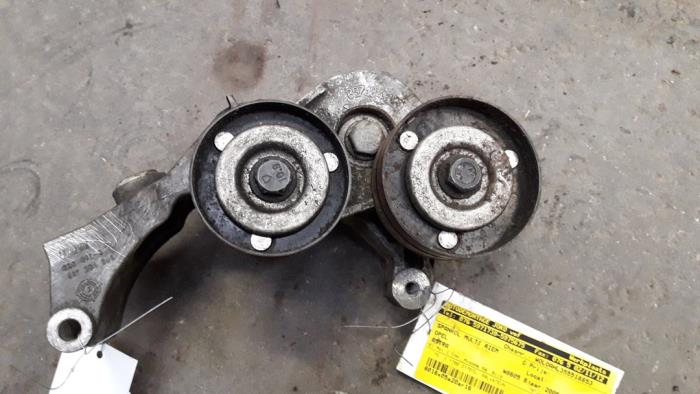 Usados Rodillo tensor correa múltiple Opel Astra H SW (L35) Precio de solicitud ofrecido por Autodemontage Joko B.V.