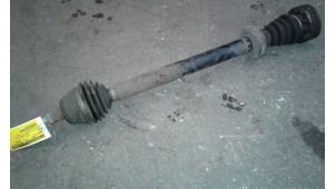 Used Front drive shaft, right Volkswagen Golf III (1H1) 2.0 GTI Price on request offered by Autodemontage Joko B.V.