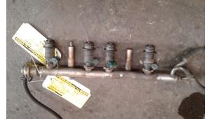 Used Fuel injector nozzle Volkswagen Golf III (1H1) 2.0 GTI Price on request offered by Autodemontage Joko B.V.