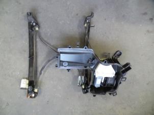 Used Window mechanism 4-door, front right Seat Leon (1P1) 2.0 FSI 16V Price on request offered by Autodemontage Joko B.V.