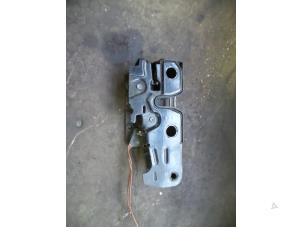 Used Bonnet lock mechanism Seat Leon (1P1) 2.0 FSI 16V Price on request offered by Autodemontage Joko B.V.