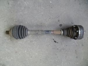 Used Front drive shaft, left Seat Leon (1P1) 2.0 FSI 16V Price on request offered by Autodemontage Joko B.V.