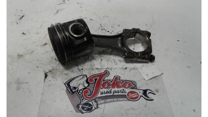 Usagé Piston Iveco New Daily III 35S11V,C11V Prix sur demande proposé par Autodemontage Joko B.V.