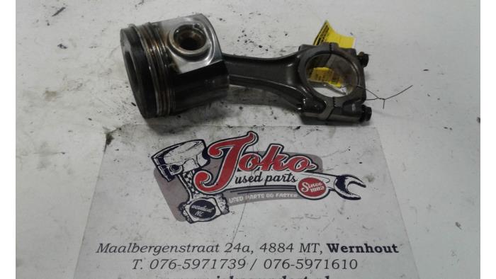 Usagé Piston Iveco New Daily III 35S11V,C11V Prix sur demande proposé par Autodemontage Joko B.V.