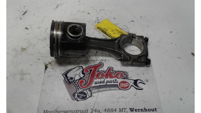 Usagé Piston Iveco New Daily III 35S11V,C11V Prix sur demande proposé par Autodemontage Joko B.V.