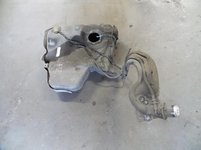 Tank from a Seat Leon (1P1) 2.0 FSI 16V 2006