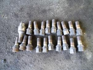 Used Set of wheel bolts Seat Leon (1P1) 2.0 FSI 16V Price on request offered by Autodemontage Joko B.V.