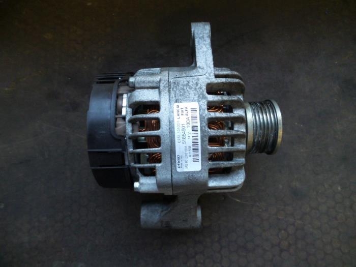 Usagé Dynamo Opel Combo 1.6 CDTI 16V Prix sur demande proposé par Autodemontage Joko B.V.