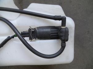 Used Windscreen washer pump Opel Combo 1.6 CDTI 16V Price on request offered by Autodemontage Joko B.V.