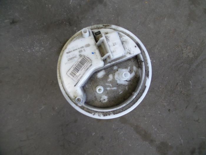 Gebrauchte Kraftstoffpumpe Elektrisch Opel Combo 1.6 CDTI 16V Preis auf Anfrage angeboten von Autodemontage Joko B.V.