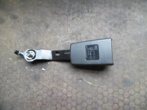 Used Front seatbelt buckle, right Opel Combo 1.6 CDTI 16V Price on request offered by Autodemontage Joko B.V.