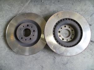 Used Front brake disc Opel Combo 1.6 CDTI 16V Price on request offered by Autodemontage Joko B.V.