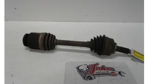 Used Front drive shaft, right Kia Sorento I (JC) 2.5 CRDi 16V Price on request offered by Autodemontage Joko B.V.