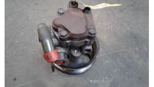 Used Power steering pump Kia Sorento I (JC) 2.5 CRDi 16V Price on request offered by Autodemontage Joko B.V.