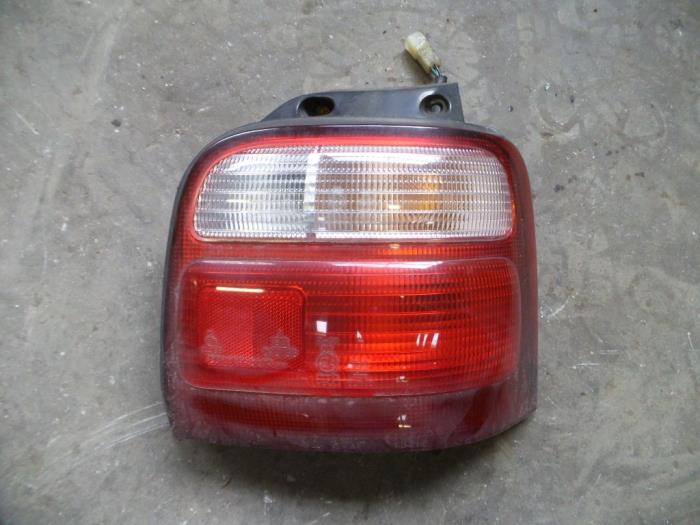 Rücklicht rechts van een Suzuki Alto (SH410) 1.0 GA,GL 1999